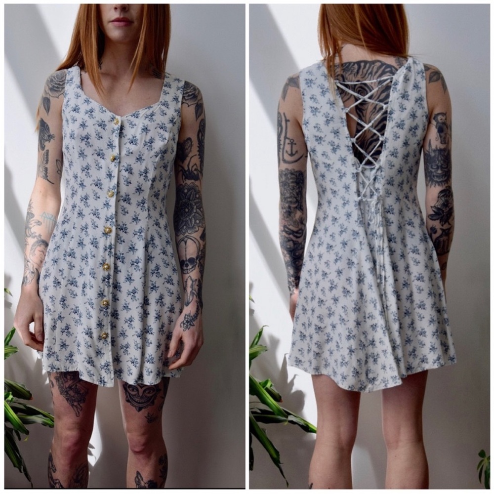 Vintage Frederick’s of Hollywood Floral Print Button-Up Lace Back Dress